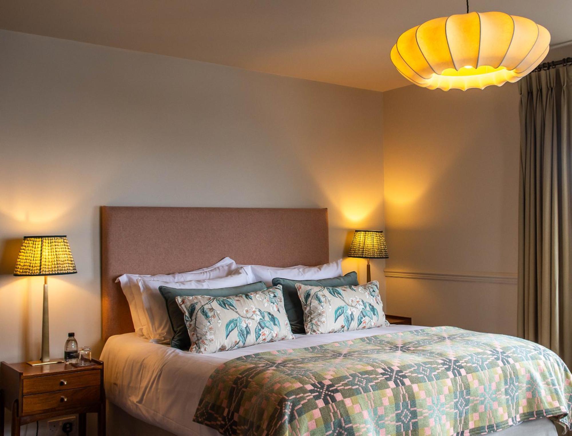 Hotel Victoria โรบินฮูดส์เบย์ ภายนอก รูปภาพ