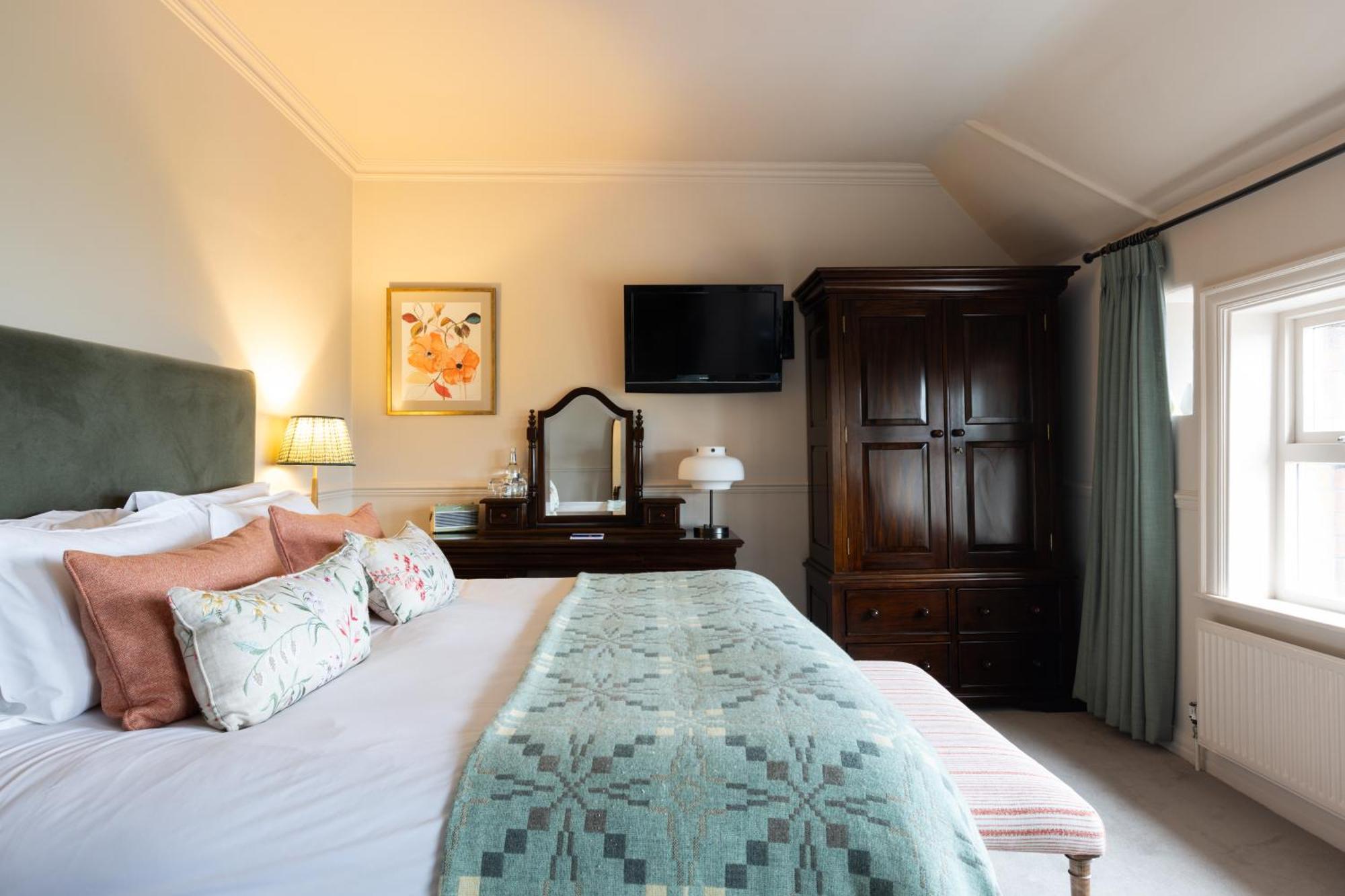 Hotel Victoria โรบินฮูดส์เบย์ ภายนอก รูปภาพ