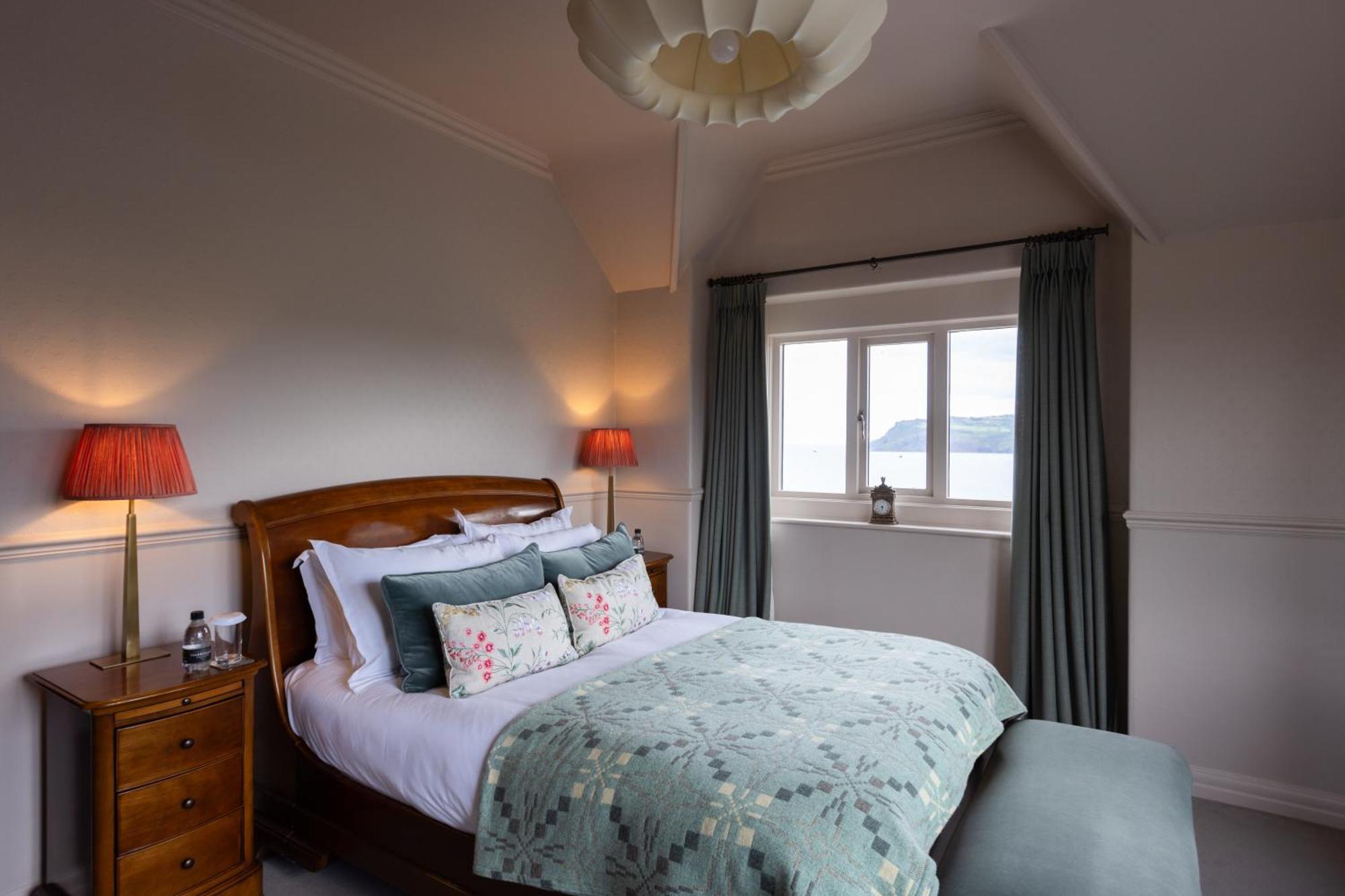 Hotel Victoria โรบินฮูดส์เบย์ ภายนอก รูปภาพ