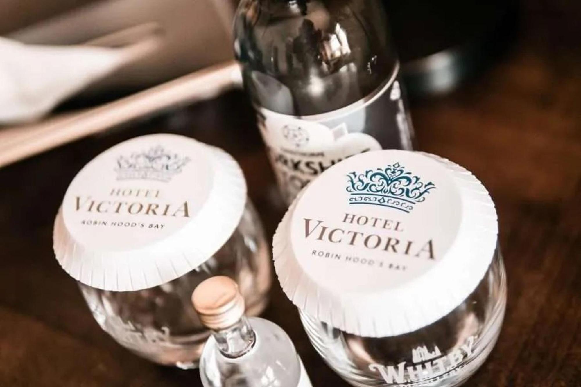 Hotel Victoria โรบินฮูดส์เบย์ ภายนอก รูปภาพ