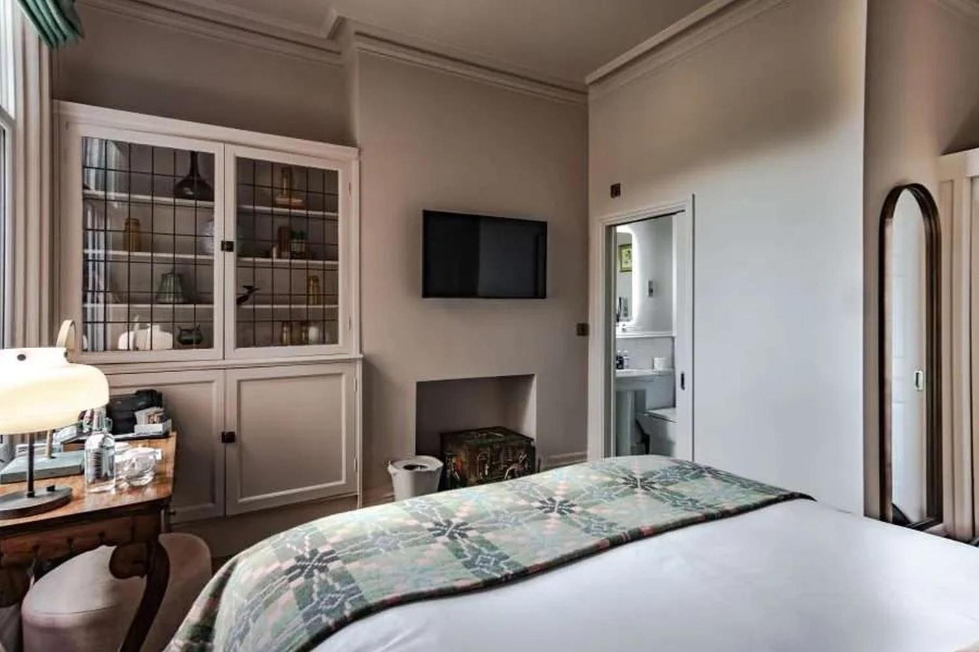 Hotel Victoria โรบินฮูดส์เบย์ ภายนอก รูปภาพ