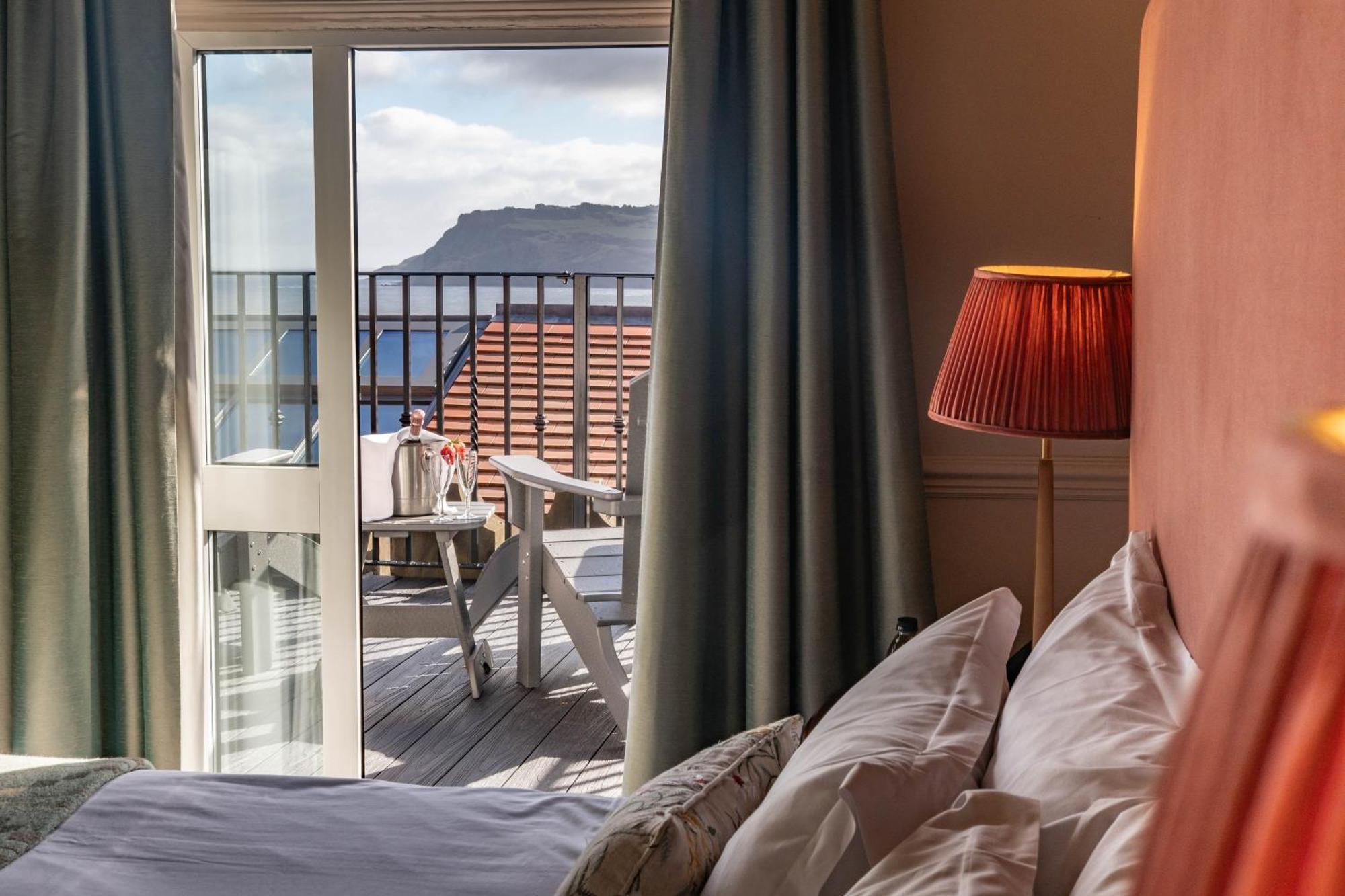 Hotel Victoria โรบินฮูดส์เบย์ ภายนอก รูปภาพ